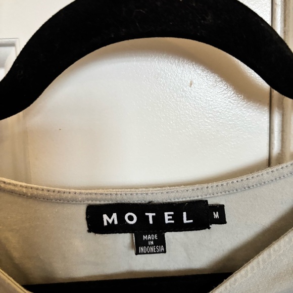 Motel Rocks Crop Top - Picture 5 of 9